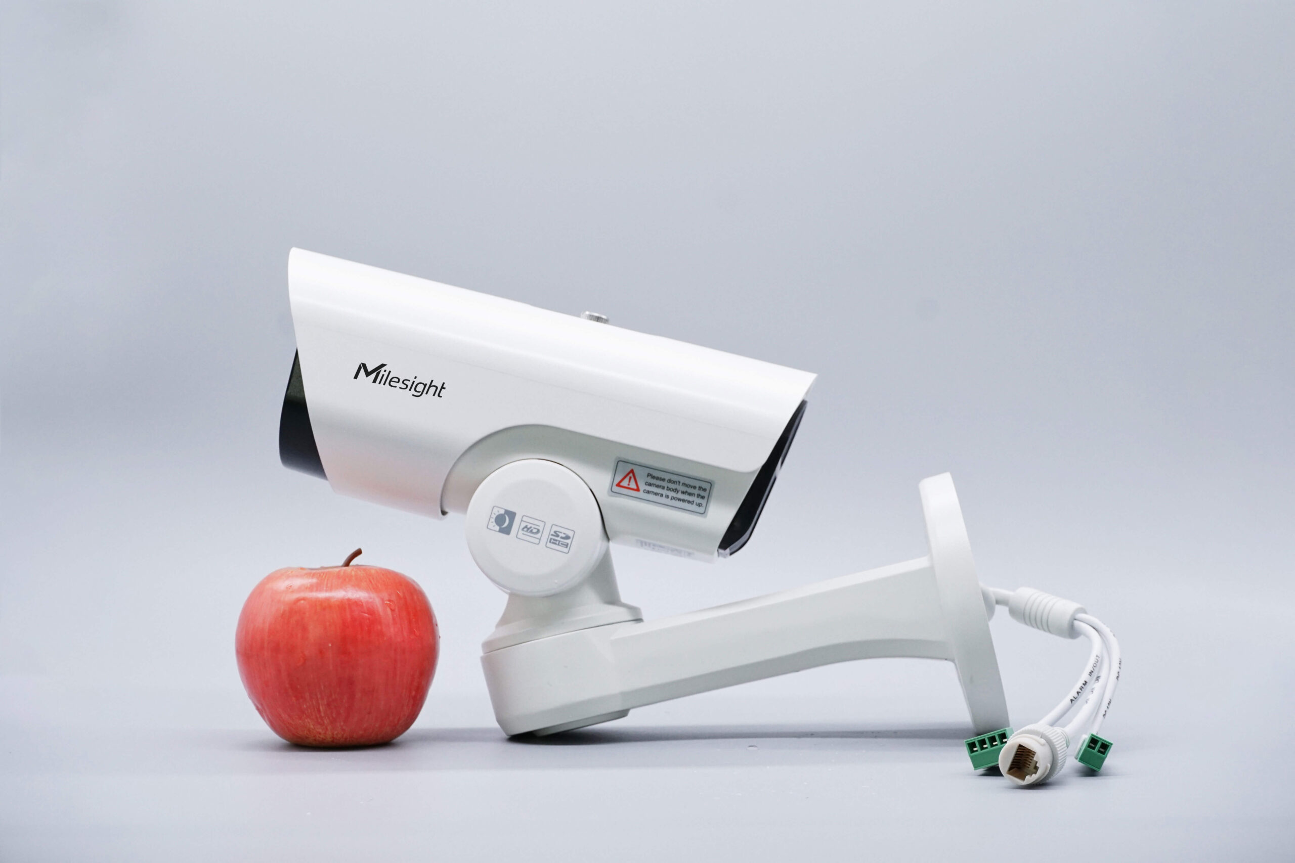 AI PTZ Bullet Camera 5/8 MP